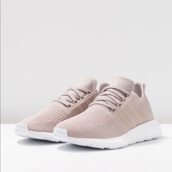adidas swift run sneaker